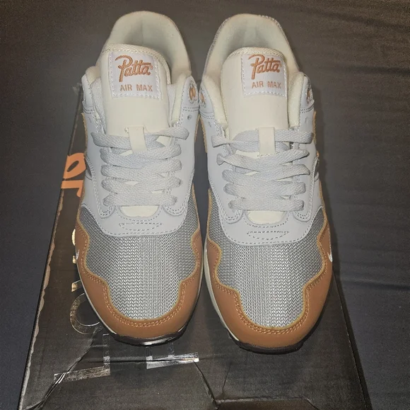 Shoes - Picture 2 of 6